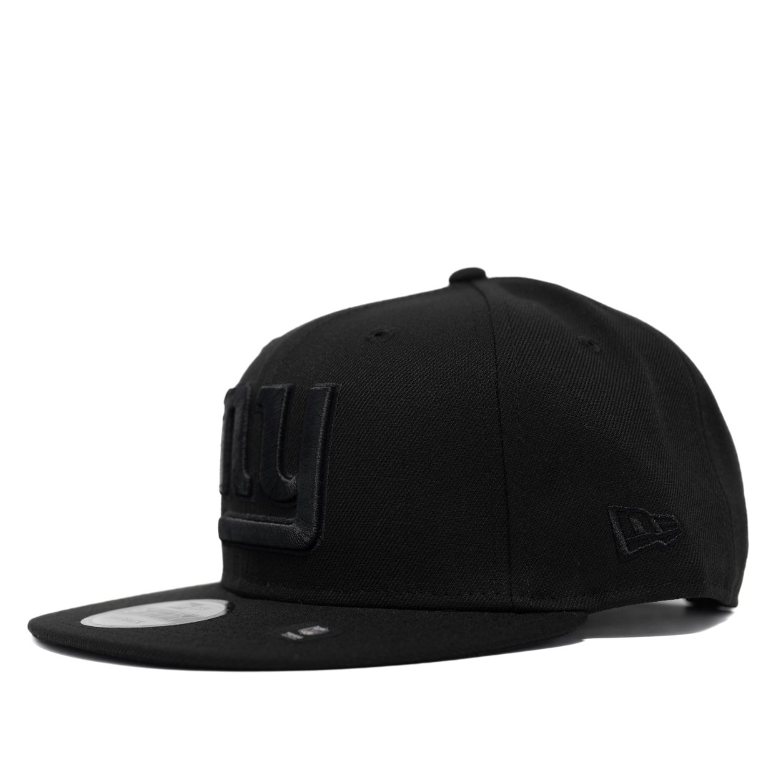 GORRA NFL NEW YORK GIANTS BLACKOUT SNAPBACK 9FIFTY