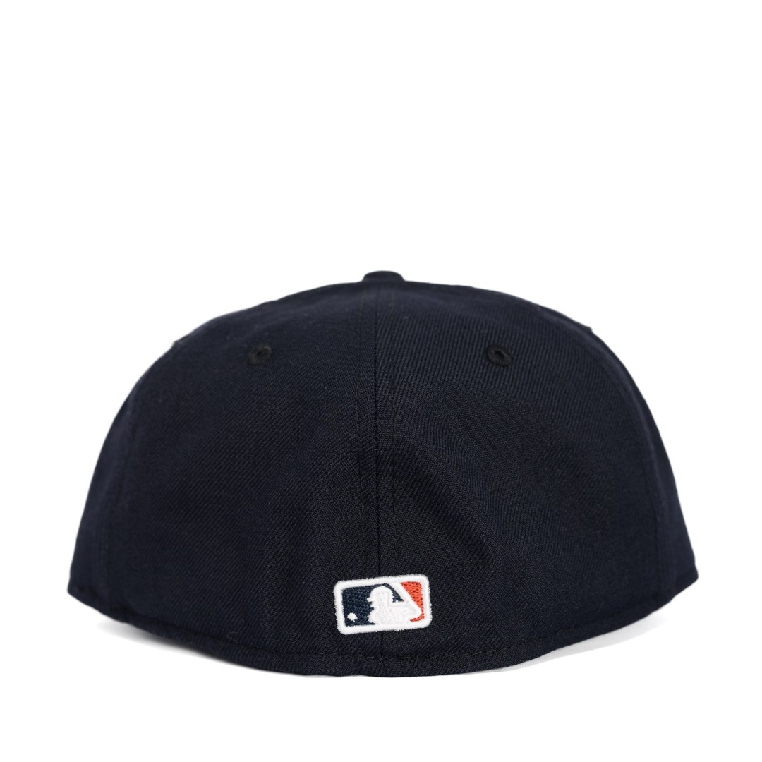 GORRA MLB NEW YORK YANKEES AZUL/VISERA INFERIOR ROSADA FITTED 59FIFTY