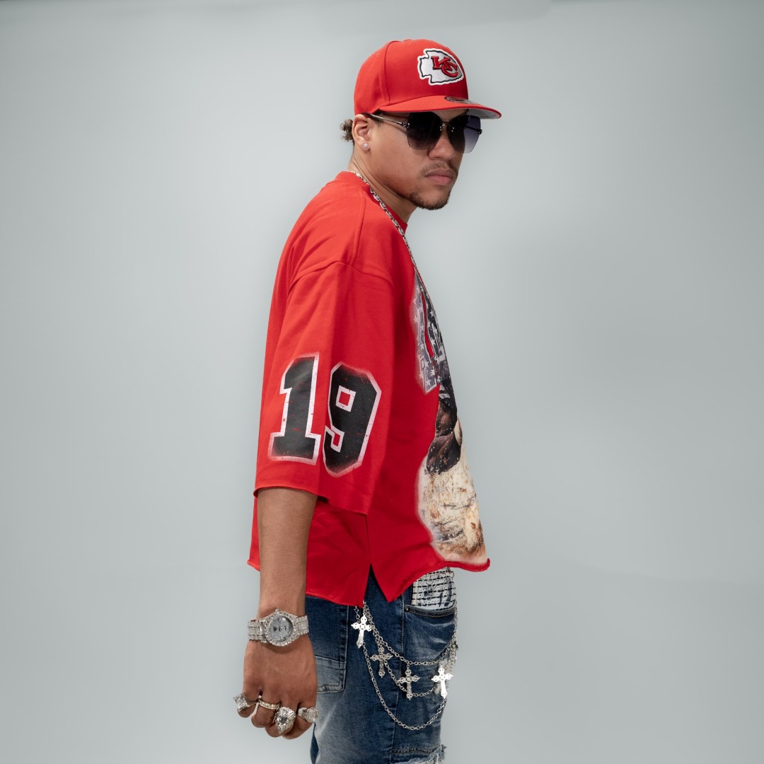 BKYS FOOTBALL SKULL CROPPED TEE