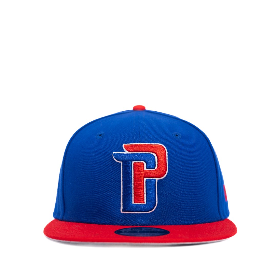 GORRA NBA DETROIT PISTONS AZUL/VISERA ROJA SNAPBACK 9FIFTY